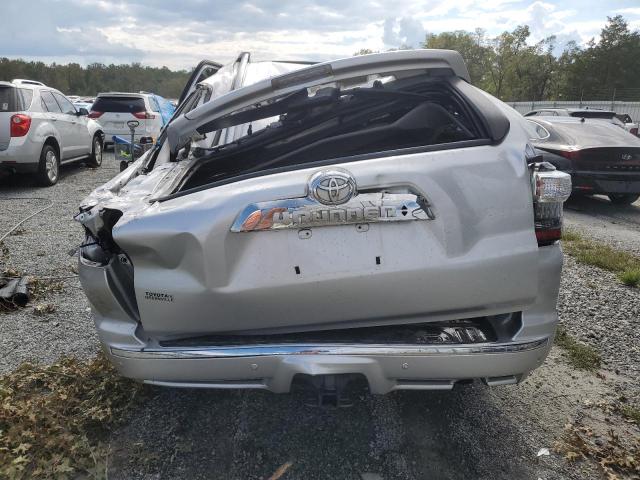 2019 TOYOTA 4RUNNER SR - JTEZU5JR4K5209636