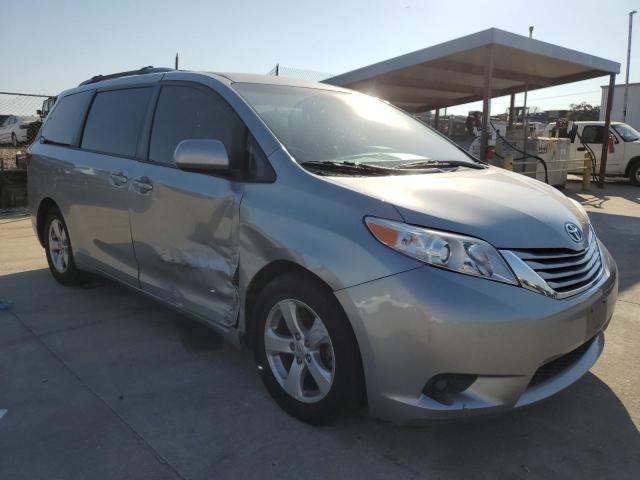 VIN 5TDKK3DC1GS700500 2016 Toyota Sienna, LE no.4