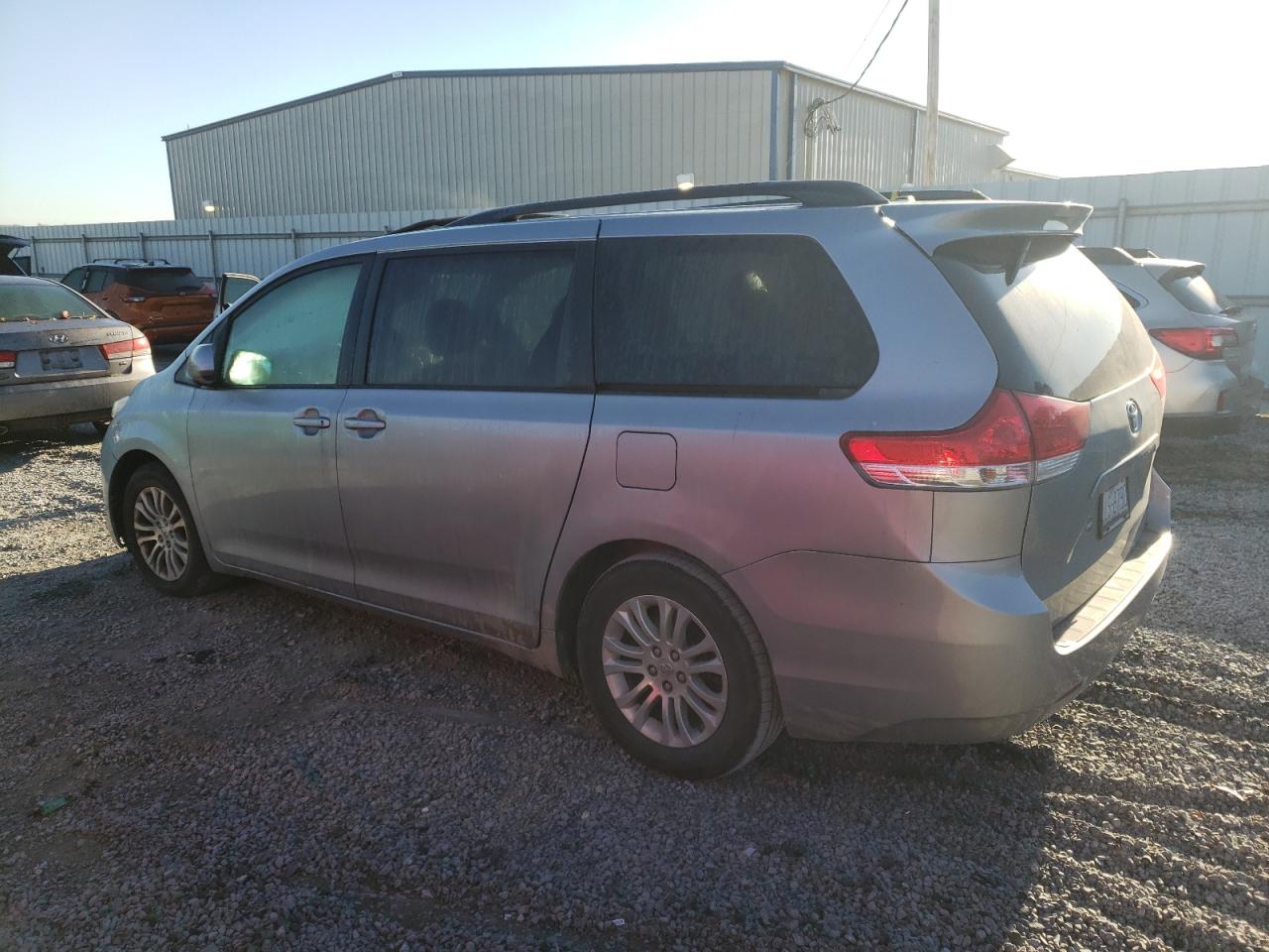 Lot #3008227526 2014 TOYOTA SIENNA XLE