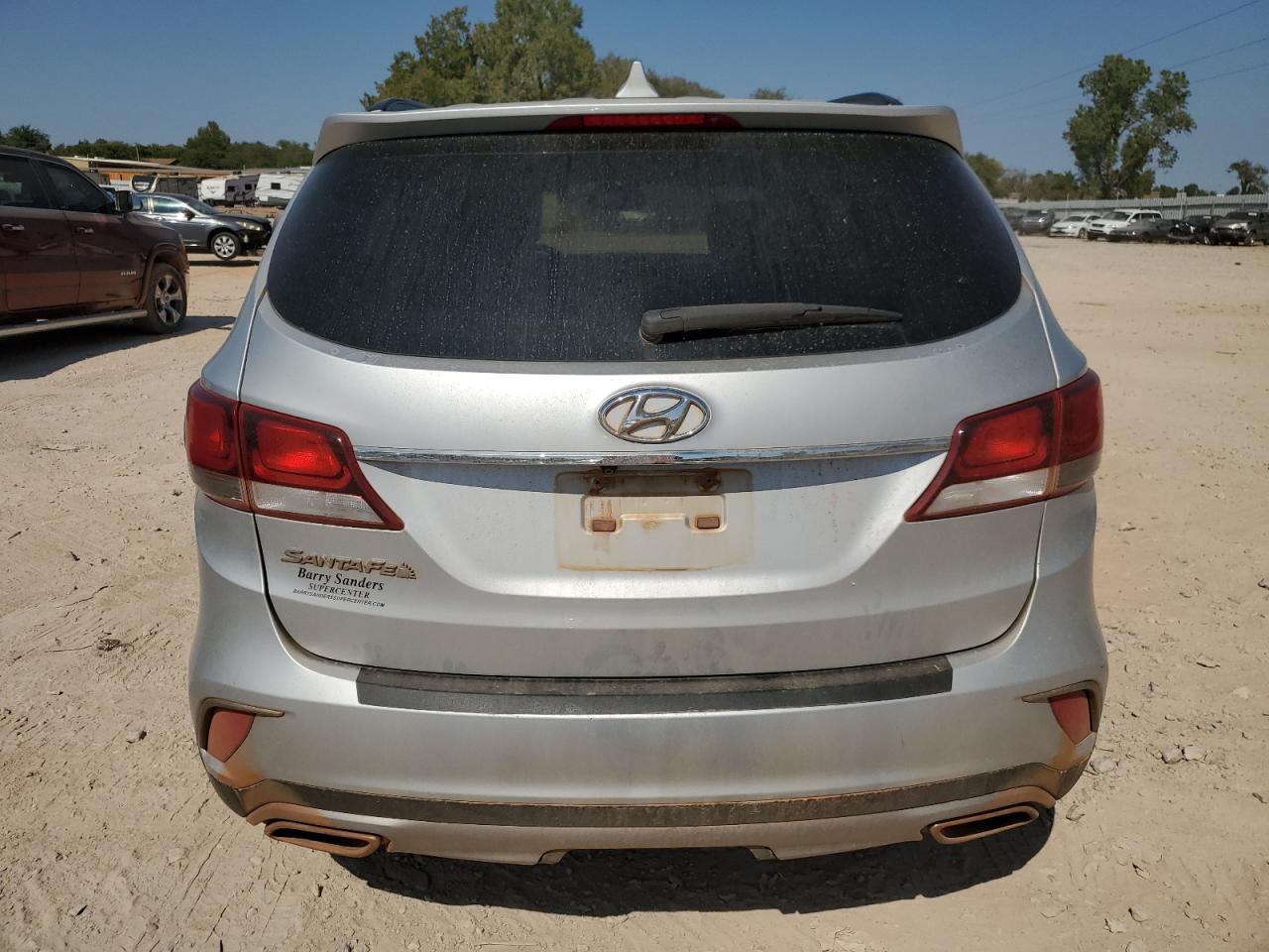 Lot #2921488638 2017 HYUNDAI SANTA FE S