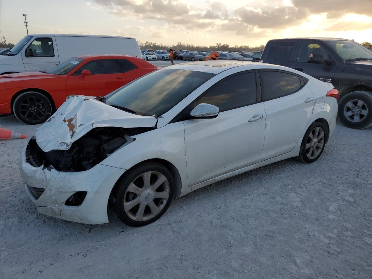  Salvage Hyundai ELANTRA