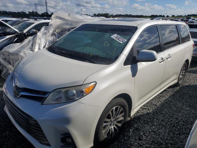 VIN 5TDYZ3DC1JS964068 2018 Toyota Sienna, Xle no.1