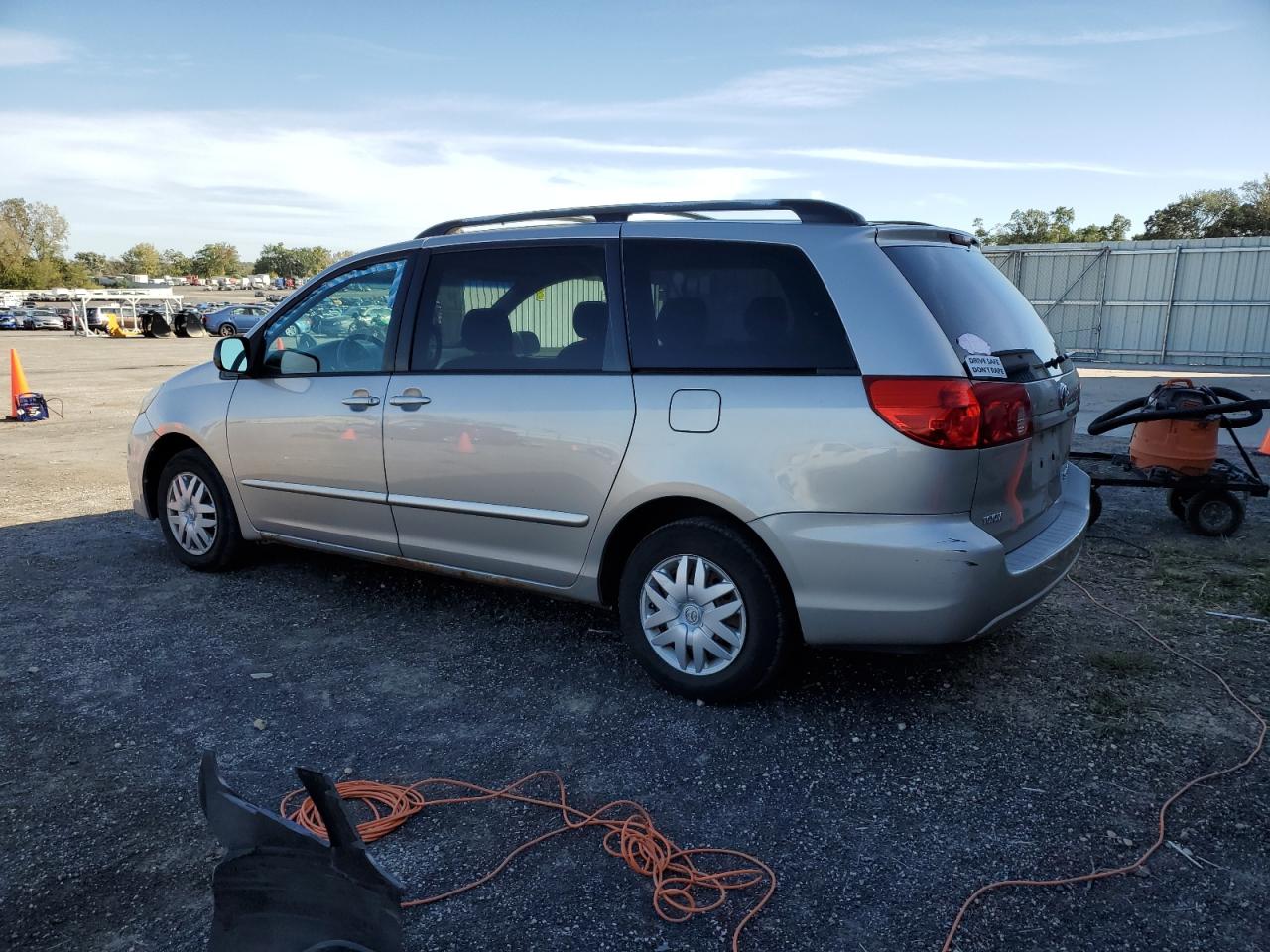 Lot #2918687715 2007 TOYOTA SIENNA CE