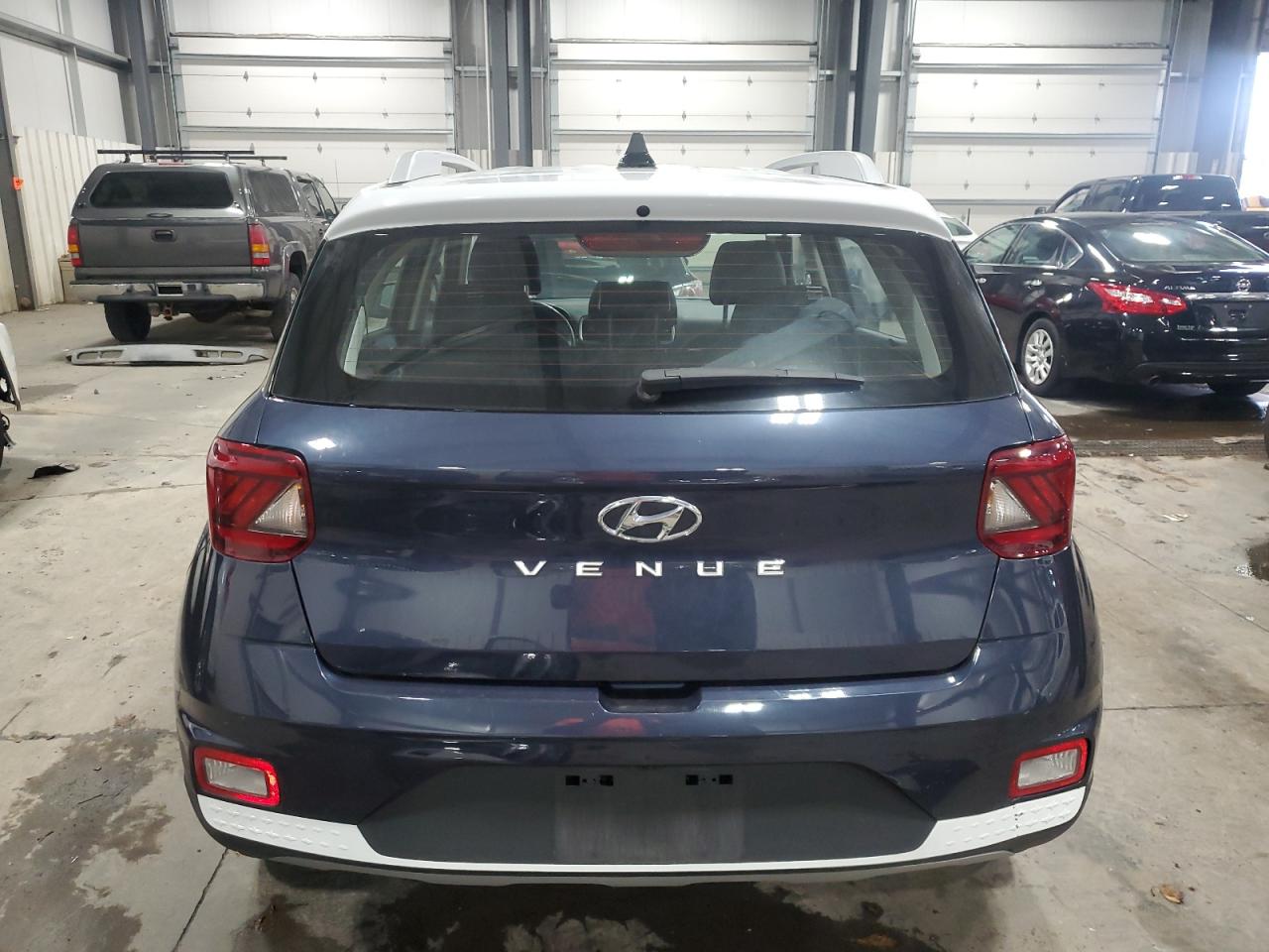 Lot #2979381750 2022 HYUNDAI VENUE SEL