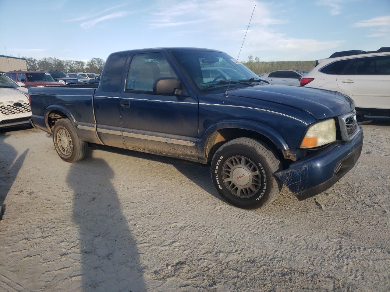 Lot #2994198264 2002 GMC SONOMA