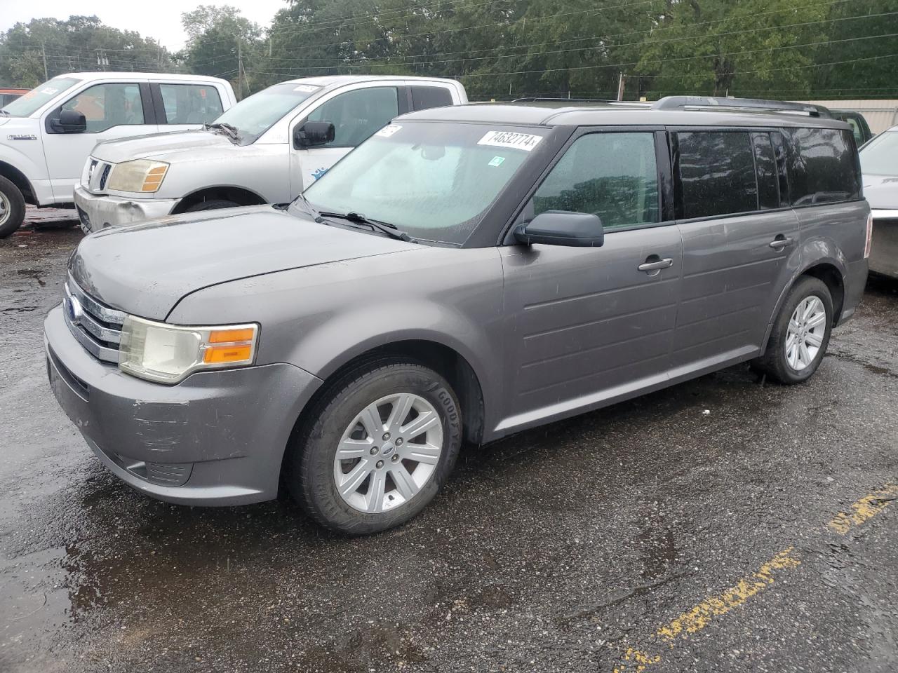 Lot #2885434853 2010 FORD FLEX SE