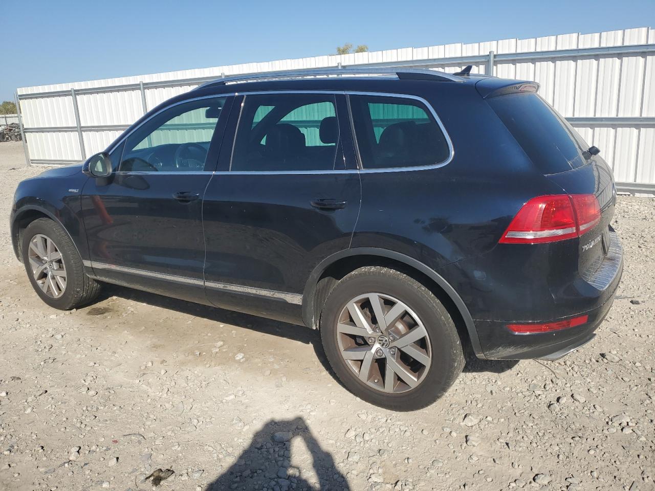 VOLKSWAGEN TOUAREG V6 2014 black  diesel WVGEP9BP4ED015208 photo #3