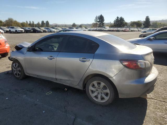 MAZDA 3 I 2011 gray sedan 4d gas JM1BL1UF8B1378956 photo #3