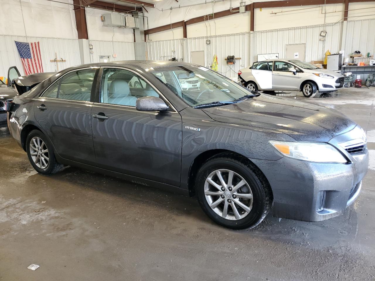 Lot #2919297625 2011 TOYOTA CAMRY HYBR