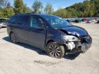 TOYOTA SIENNA LE снимка