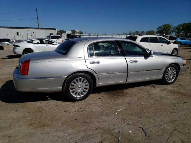 LINCOLN TOWN CAR E 2003 silver  gas 1LNHM81W53Y706827 photo #4