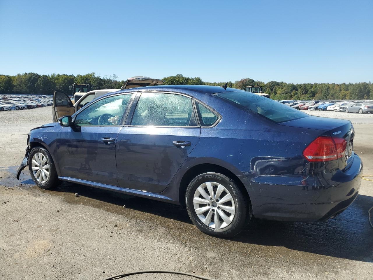 Lot #2912008645 2013 VOLKSWAGEN PASSAT S