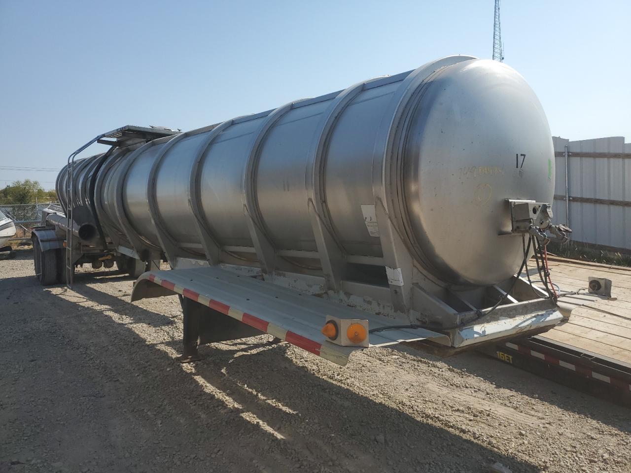 Lot #2944946877 1984 TANK TRAILER