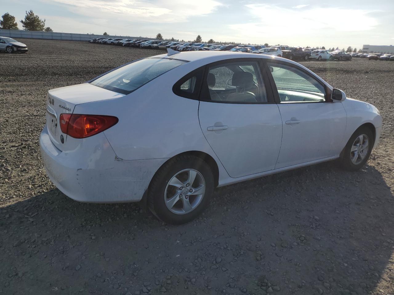 HYUNDAI ELANTRA BL 2010 white sedan 4d gas KMHDU4AD9AU846213 photo #4