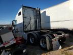 Lot #2957702107 2015 VOLVO VN VNL