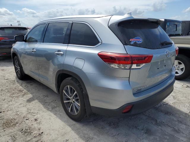 VIN 5TDJZRFH4HS479754 2017 Toyota Highlander, SE no.2