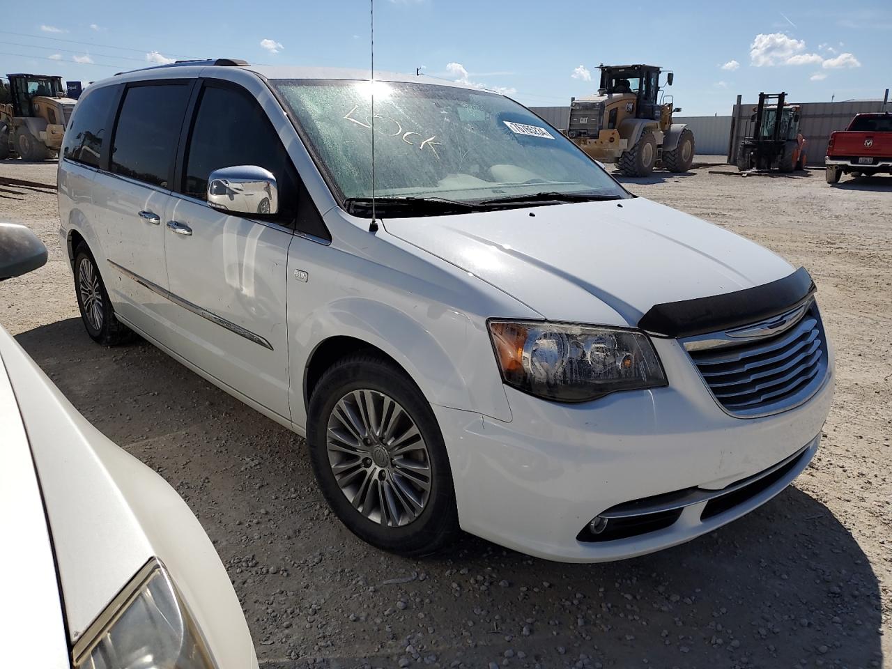 Lot #2936223978 2014 CHRYSLER TOWN & COU