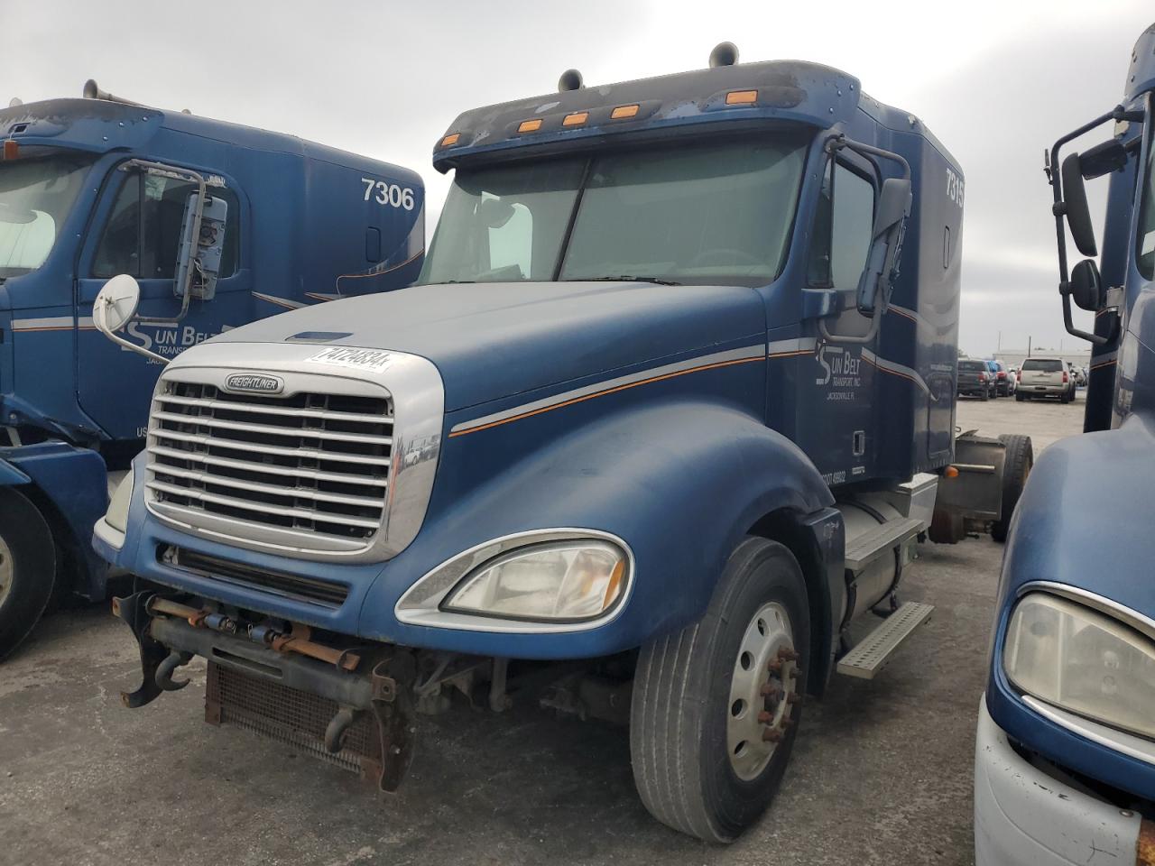 Lot #2944832622 2007 FREIGHTLINER CONVENTION