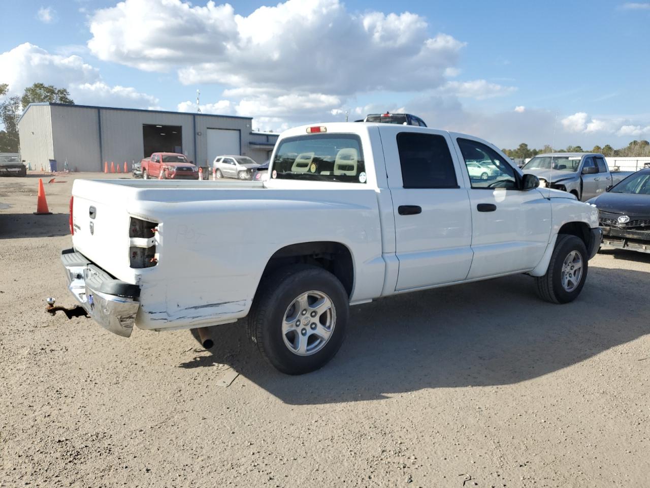 Lot #2945419474 2005 DODGE DAKOTA QUA