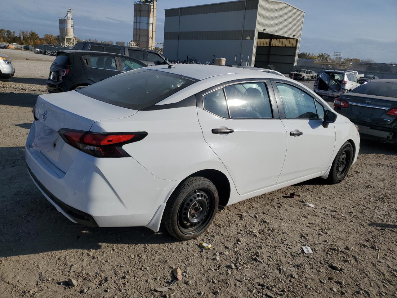 Lot #3051458285 2020 NISSAN VERSA S