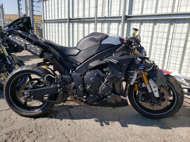 2013 YAMAHA YZFR1 #2936207144