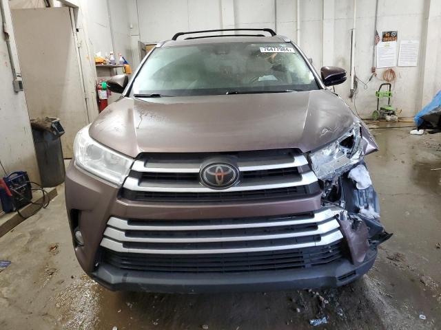 VIN 5TDJZRFH3HS405631 2017 Toyota Highlander, SE no.5