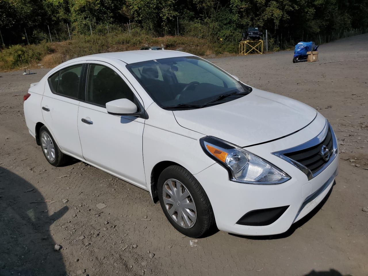 Lot #2935278336 2016 NISSAN VERSA S