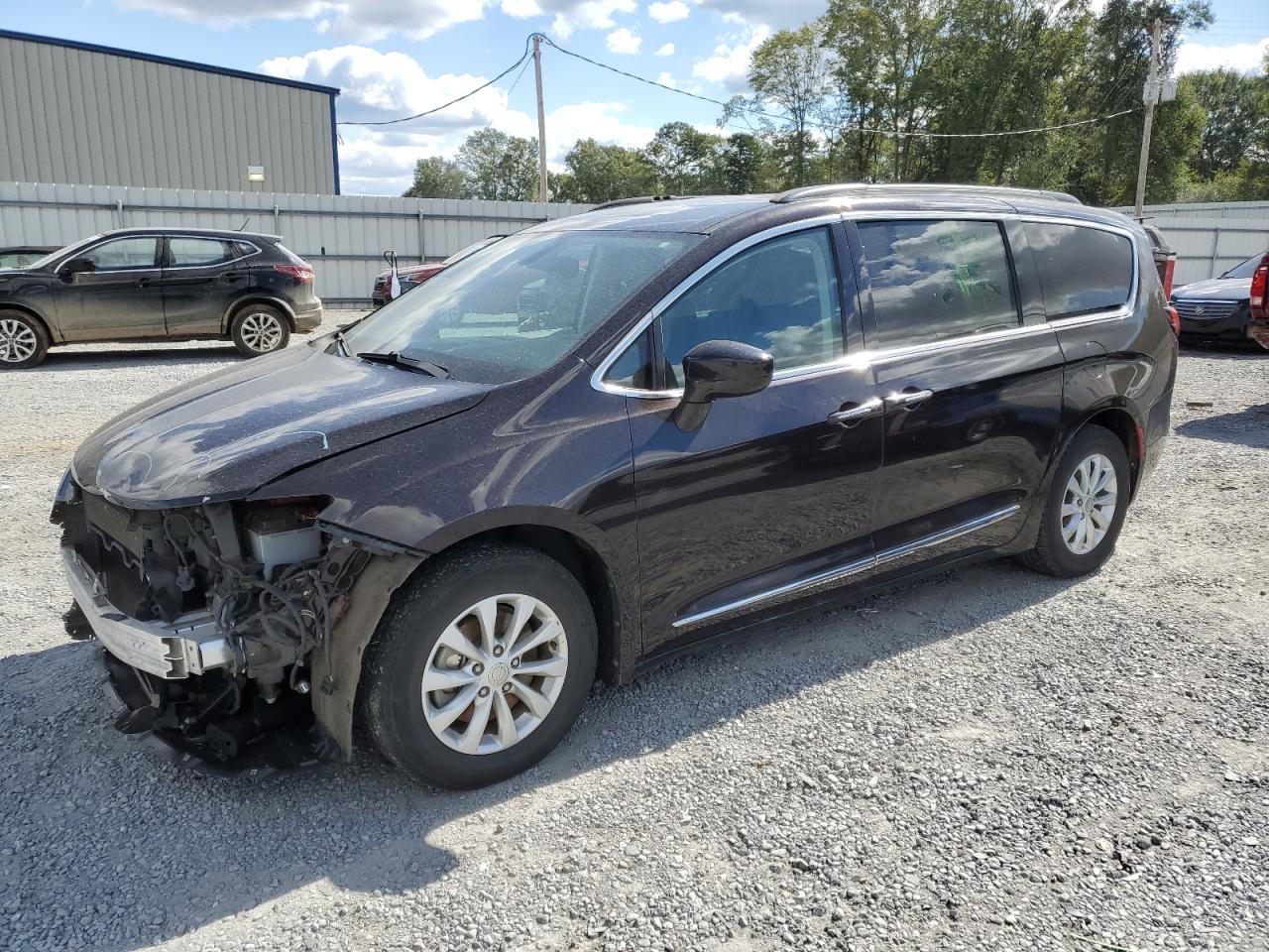 Lot #2924000136 2017 CHRYSLER PACIFICA T