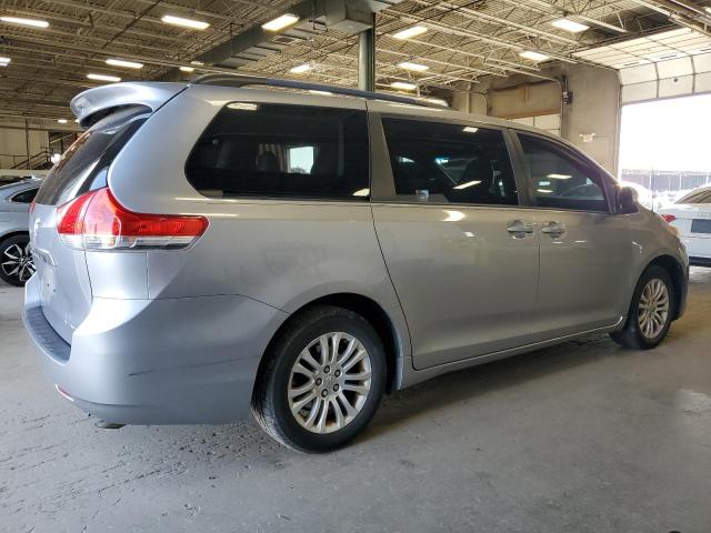 VIN 5TDYK3DCXDS298370 2013 Toyota Sienna, Xle no.3