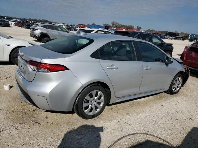 VIN 5YFEPMAE4NP318011 2022 Toyota Corolla, LE no.3