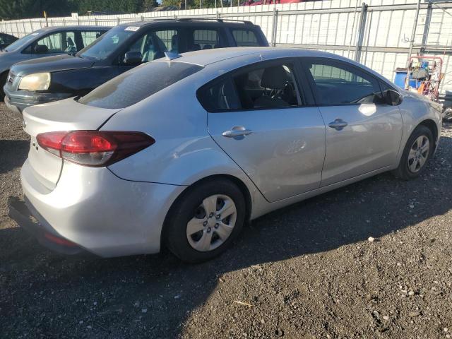 VIN 3KPFK4A73JE270811 2018 KIA Forte, LX no.3