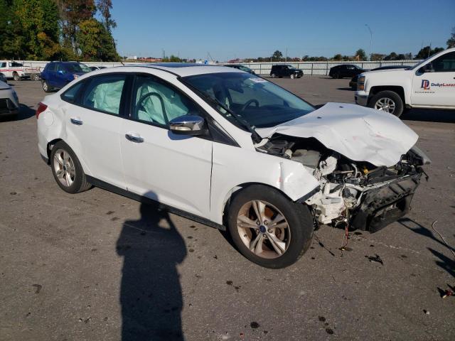 VIN 1FADP3F20EL436088 2014 Ford Focus, SE no.4