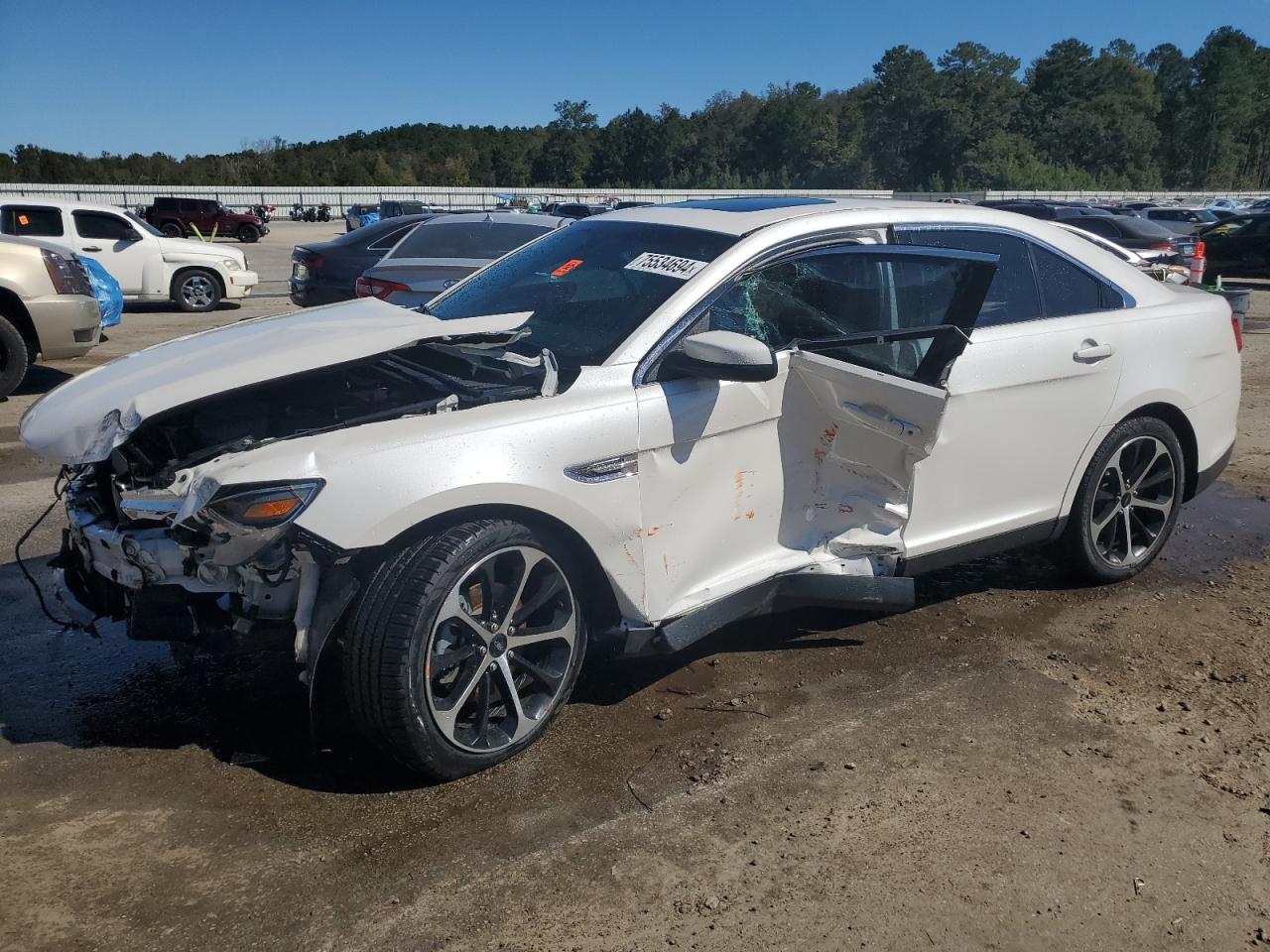 Lot #2972236183 2015 FORD TAURUS SEL