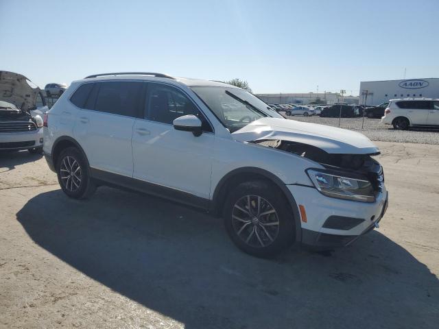 2018 VOLKSWAGEN TIGUAN SE - 3VV3B7AX2JM207100