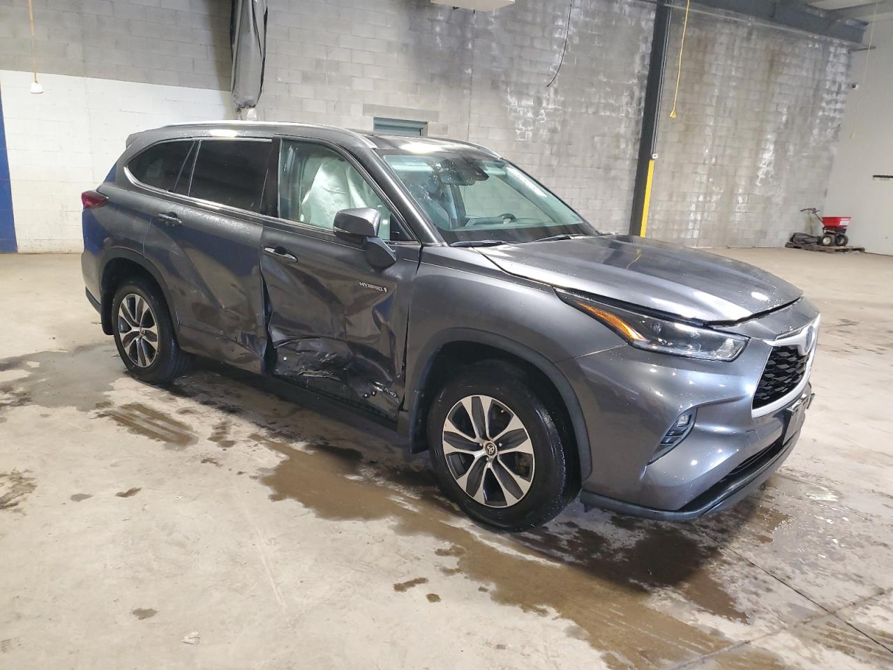 Lot #2987028782 2021 TOYOTA HIGHLANDER