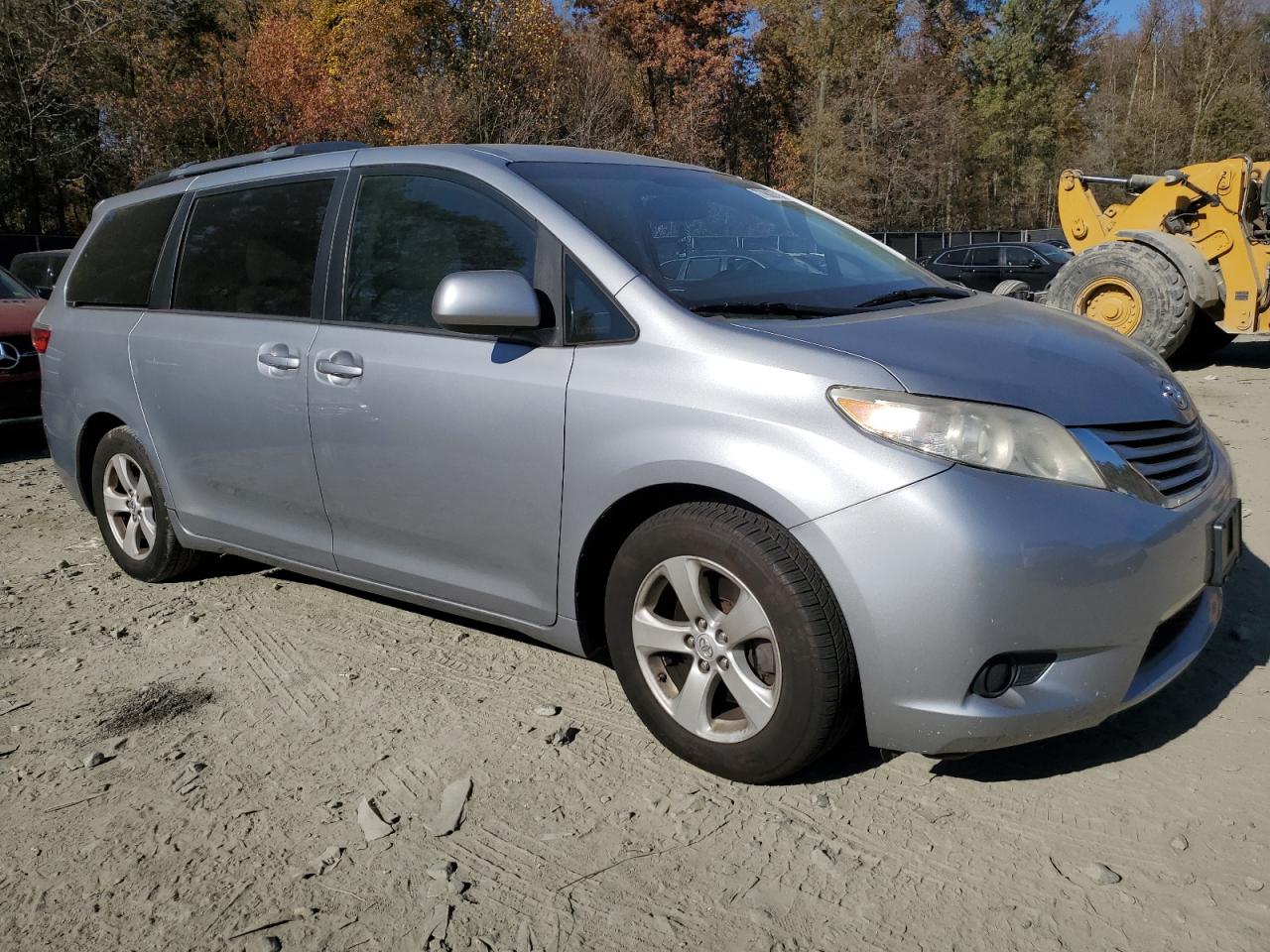 Lot #2962488725 2015 TOYOTA SIENNA LE