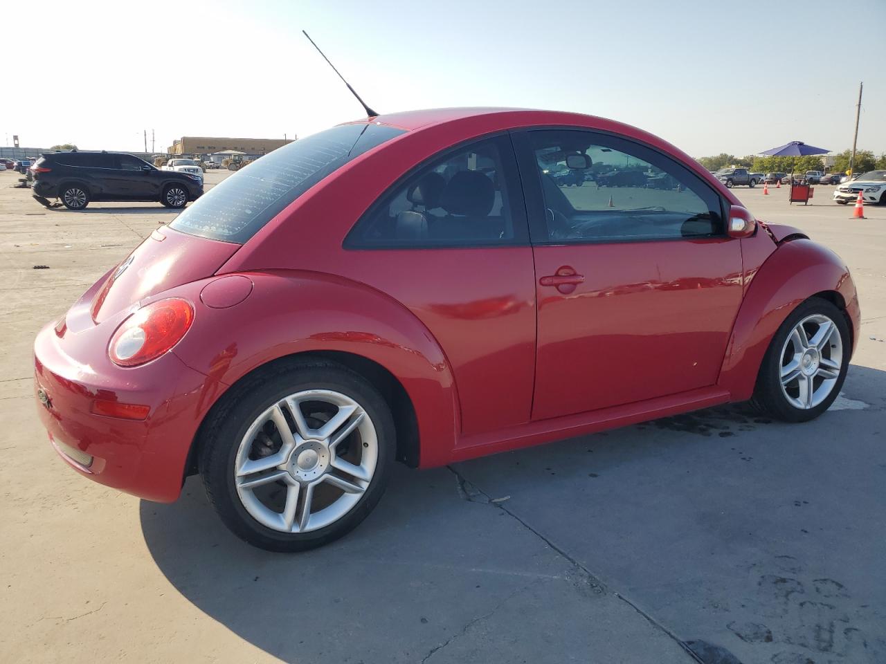 Lot #2904990113 2010 VOLKSWAGEN NEW BEETLE