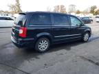 CHRYSLER TOWN & COU photo