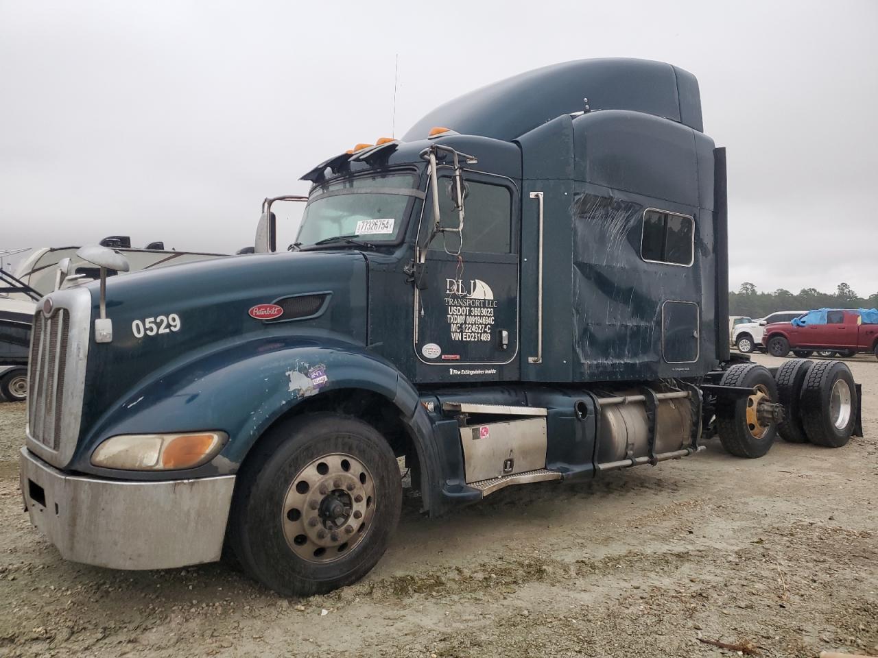 Lot #2960061158 2014 PETERBILT 386