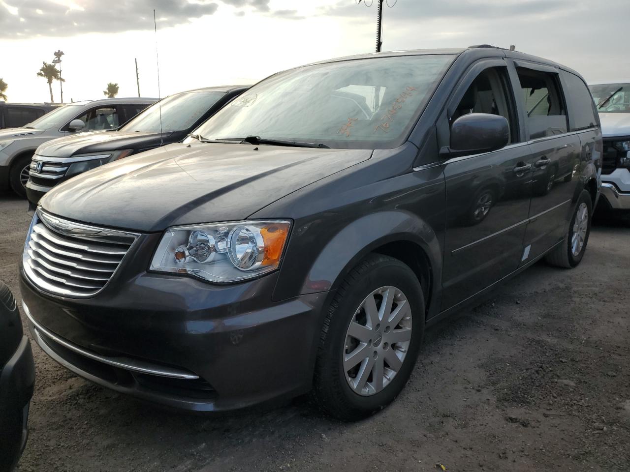  Salvage Chrysler Minivan