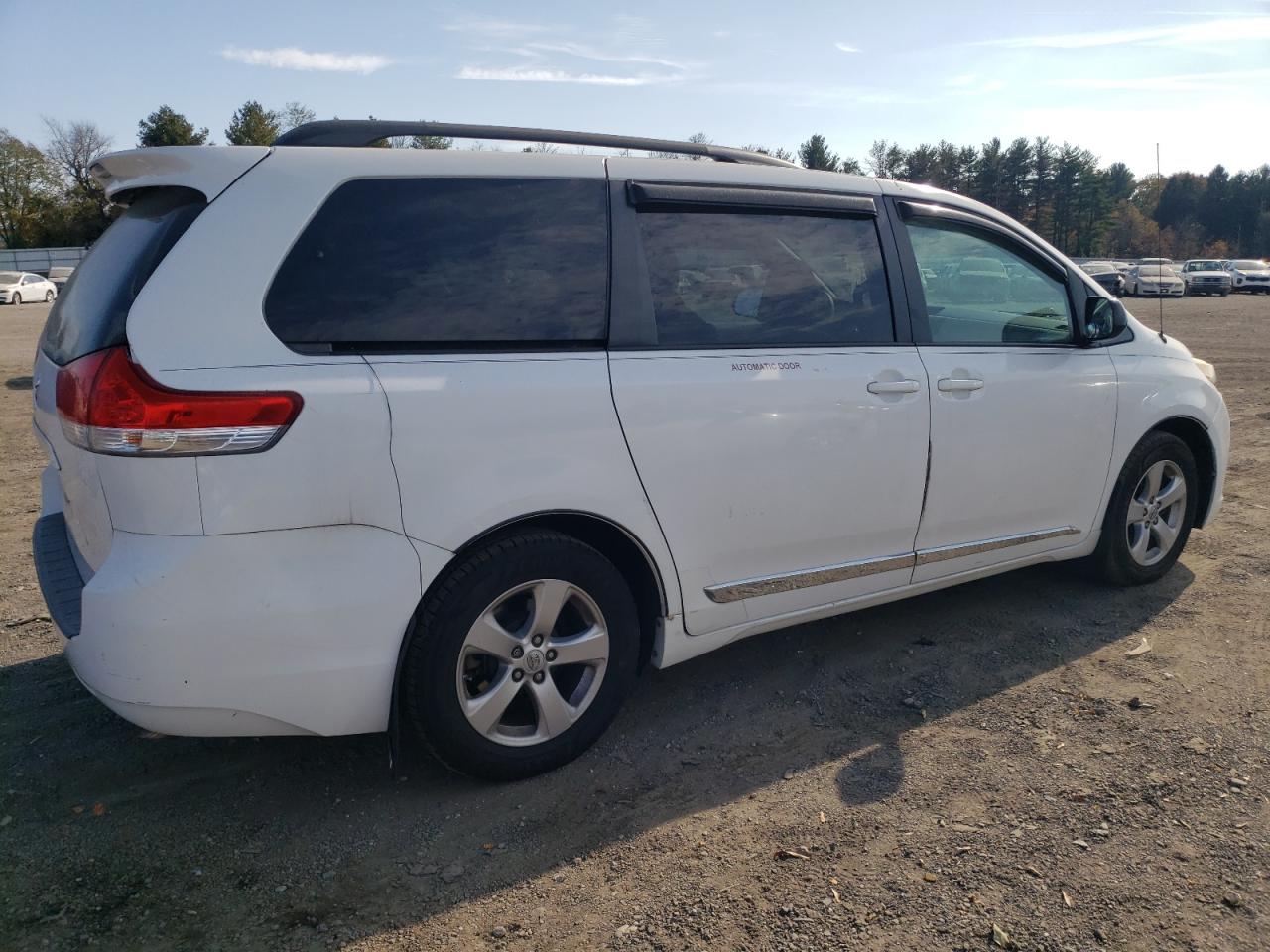 Lot #2971800023 2014 TOYOTA SIENNA LE