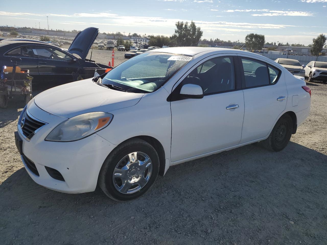 Lot #2898182255 2014 NISSAN VERSA S