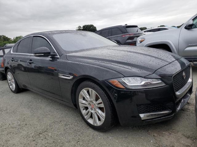 VIN SAJBD4BV7HCY30113 2017 Jaguar XF, Premium no.4