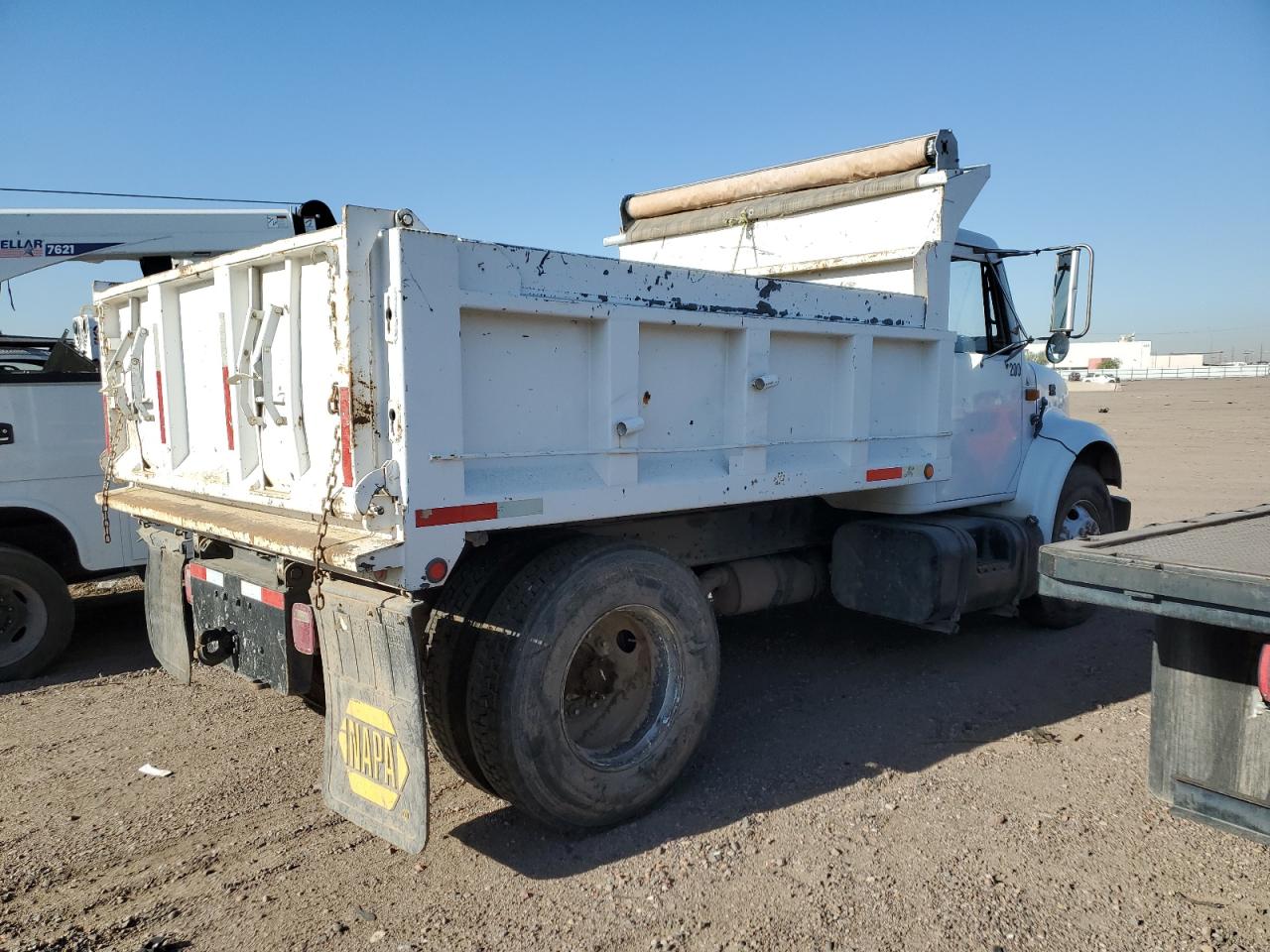 Lot #2935683898 1996 INTERNATIONAL 4000 4700