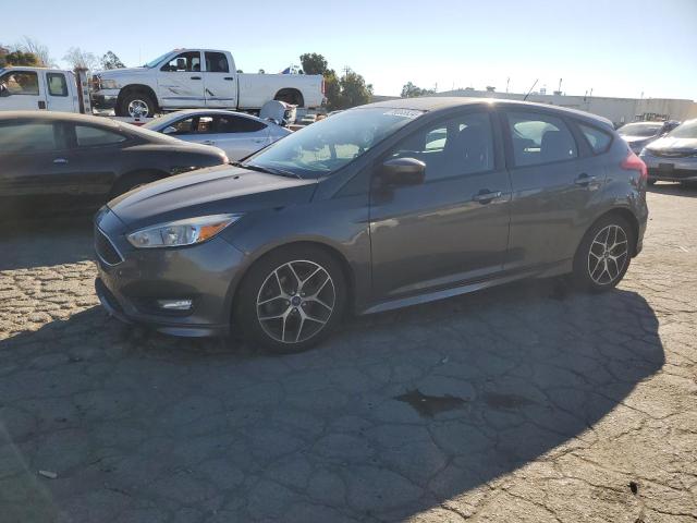 VIN 1FADP3K20FL358001 2015 Ford Focus, SE no.1