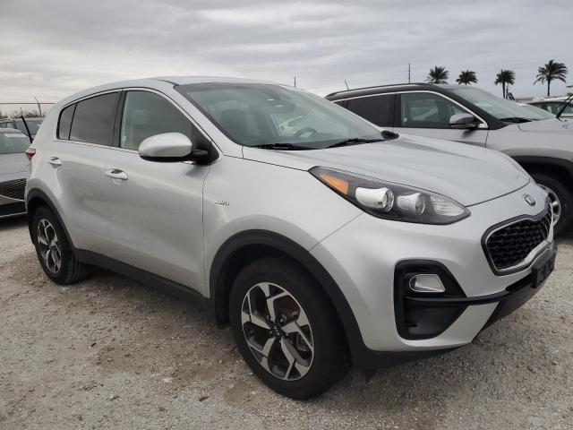 VIN KNDPMCAC4L7752017 2020 KIA Sportage, LX no.4