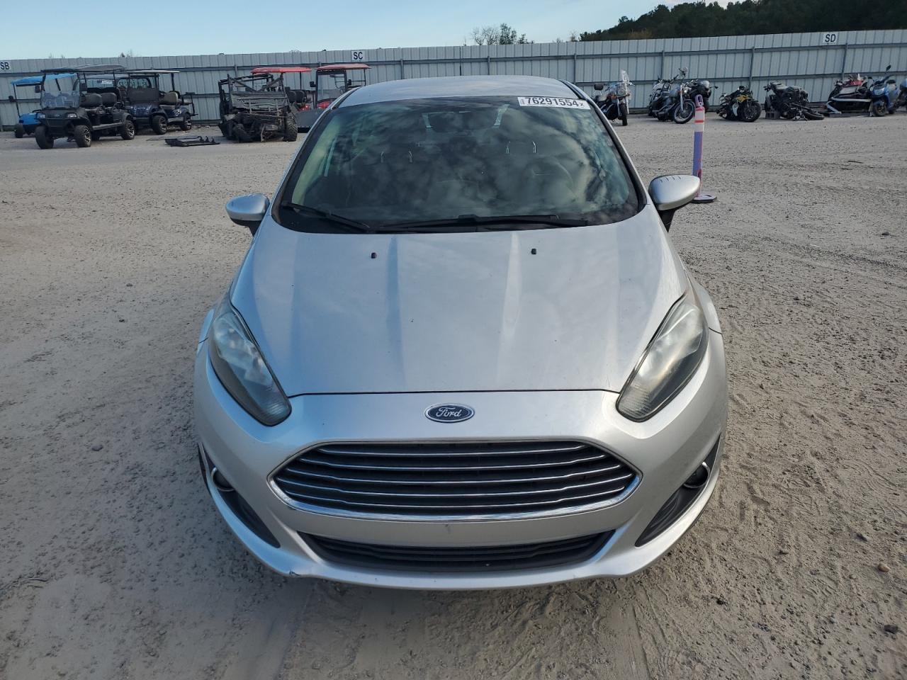 Lot #2909610406 2019 FORD FIESTA SE