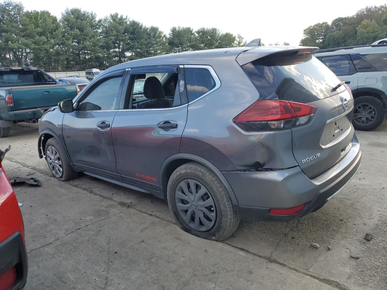 NISSAN ROGUE S 2018 gray  gas JN8AT2MTXJW452343 photo #3