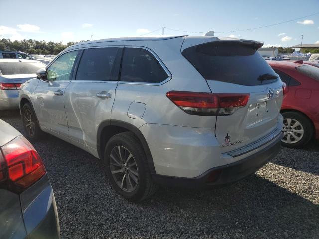 VIN 5TDKZRFH7HS523427 2017 Toyota Highlander, SE no.2