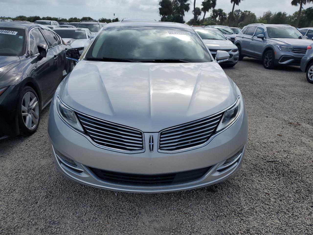 Lot #2940295301 2016 LINCOLN MKZ